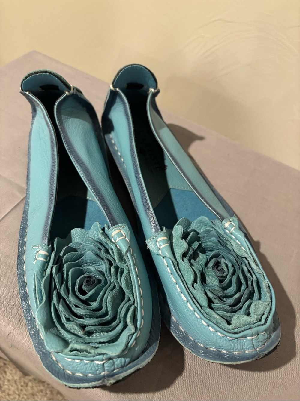 L’Ariste Dezi Spring Step Women’s Teal Blue Leather Floral Flats